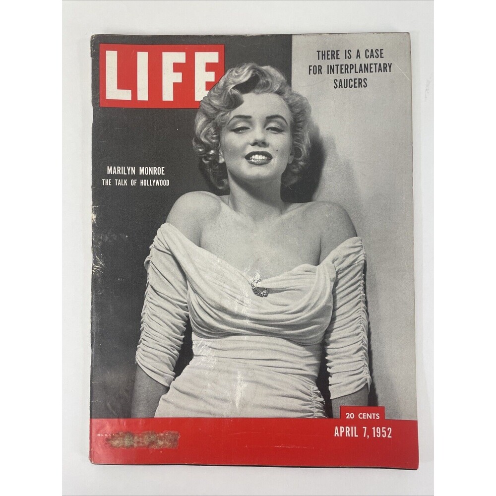 Marilyn Monroe Life Magazine Apr 7 1952 - Flying Saucers Truman's - Fine